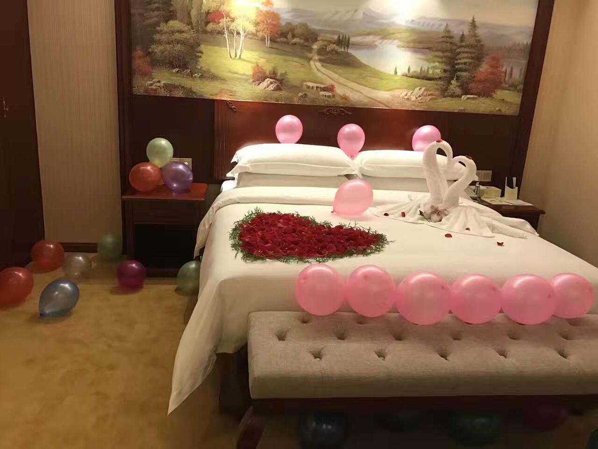 Vienna Hotel Zhongshan Guzhen Town Center Екстериор снимка